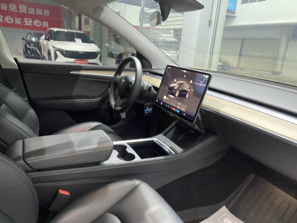 Tesla Model Y 2023 #23 Tesla Model Y 2023 car image #23