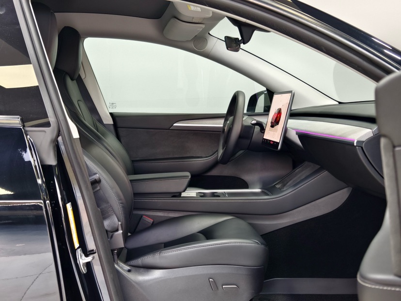 Tesla Model Y 2024 #6 Tesla Model Y 2024 car image #6