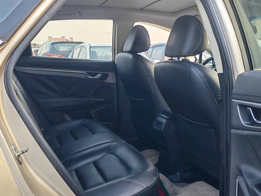 GEELY Emgrand GS 2016 car image #9