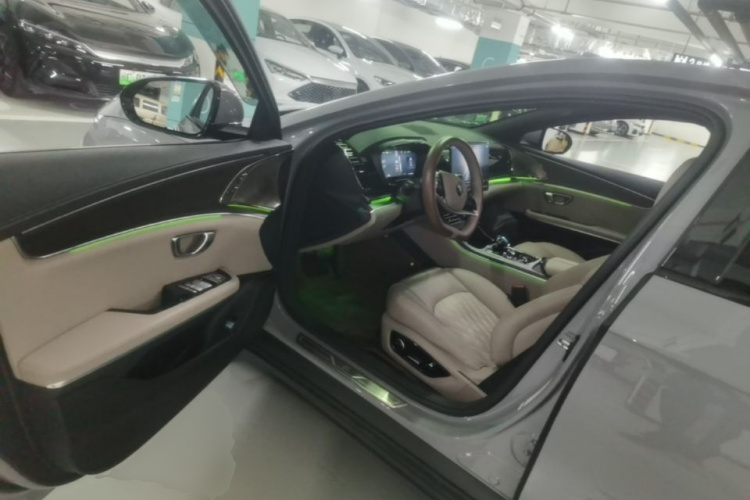 BYD Han 2024 car image #16