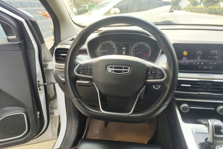 GEELY Coolray 2021 immagine di auto #11
