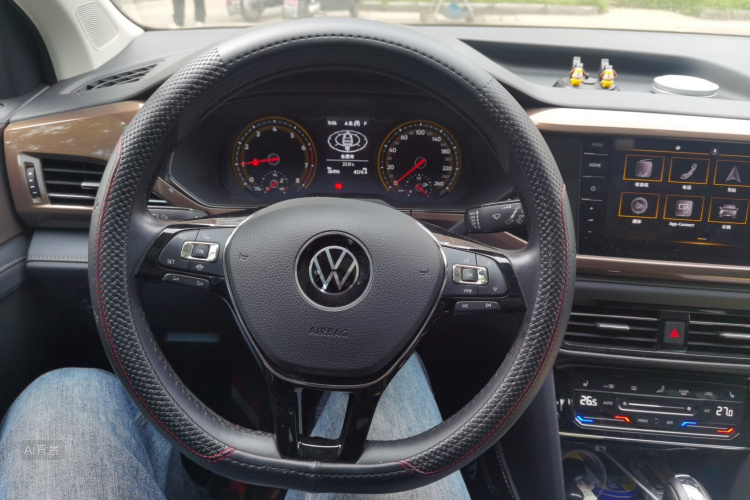 Volkswagen Tharu 2020 immagine di auto #12