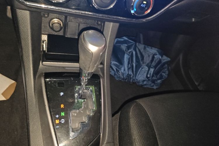 Toyota Corolla 2017 car image #14