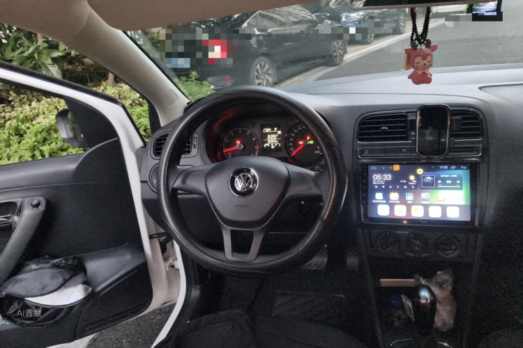 Volkswagen Polo 2019 car image #12