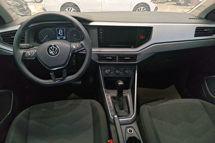 Volkswagen Polo 2022 car image #10