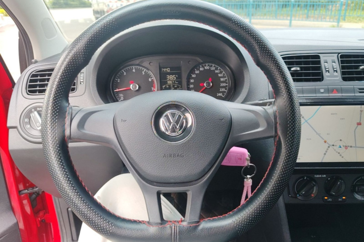 Volkswagen Polo 2018 car image #15