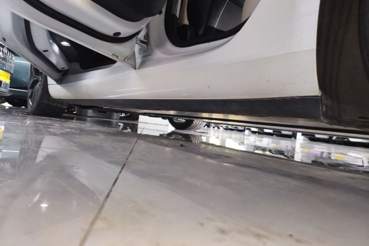 Tesla Model 3 2021 car image #27
