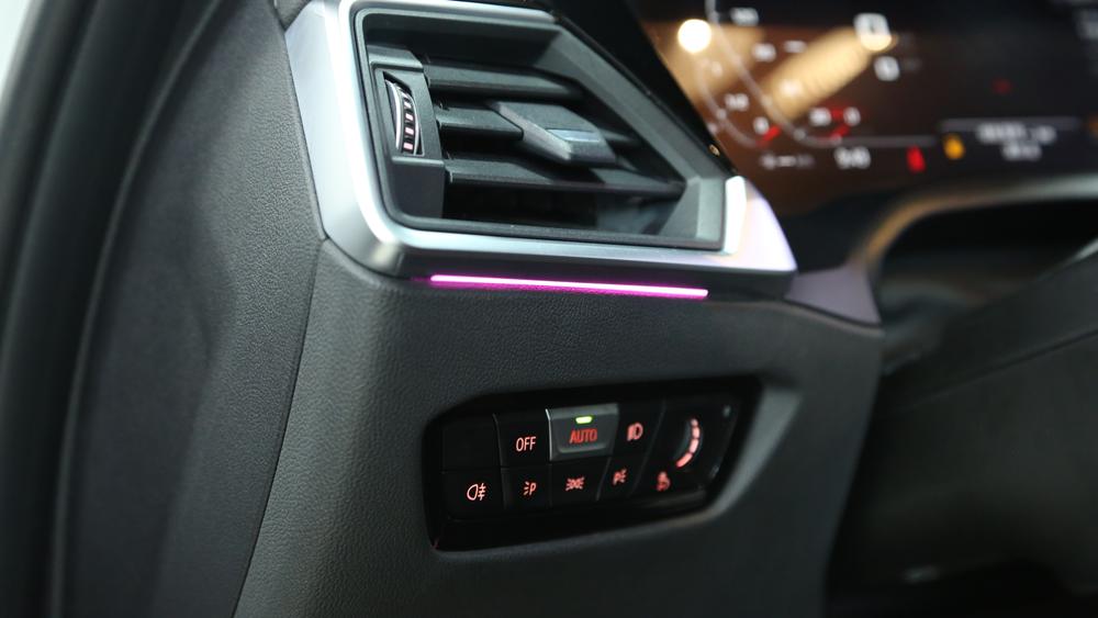 BMW 3 Series 2019 imagen de coche #19