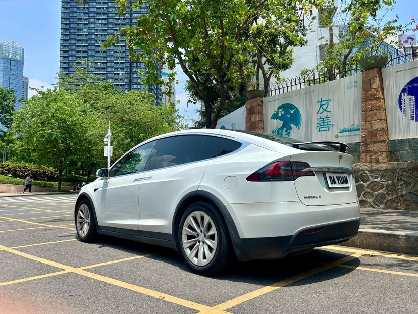 Tesla Model X 2018 #7 Tesla Model X 2018 car image #7