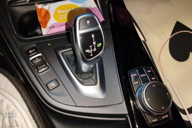BMW 3 Series 2018 #16 BMW 3 Series 2018 car image #16