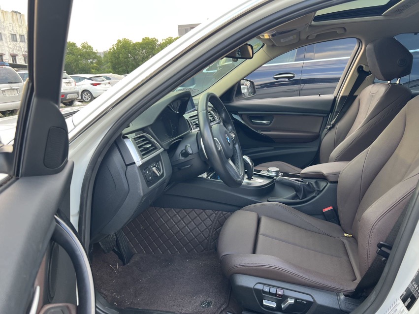 BMW 3 Series 2019 #5 BMW 3 Series 2019 car image #5
