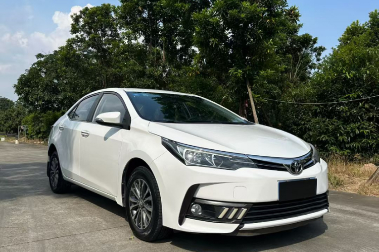 Toyota Corolla 2017 #8 Toyota Corolla 2017 car image #8