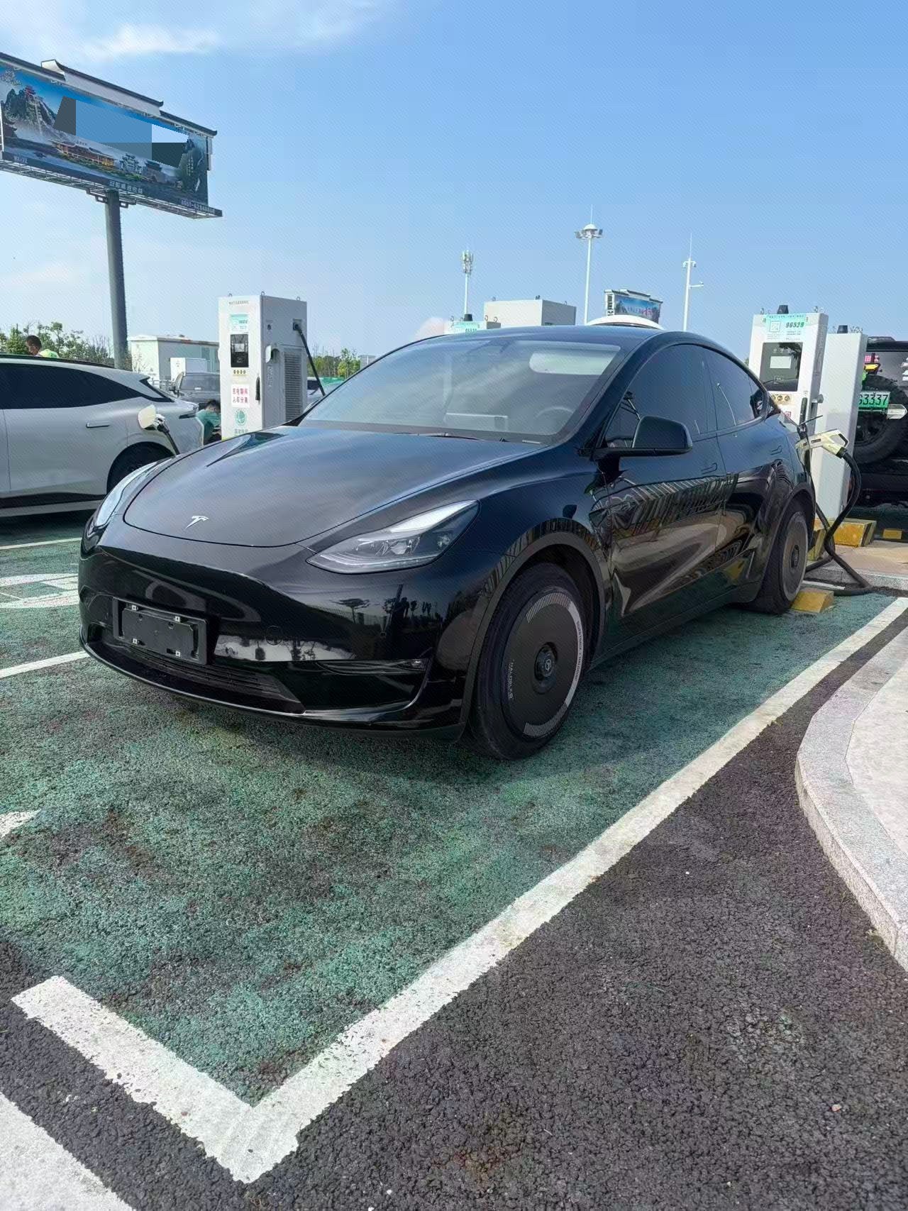 Tesla Model Y 2021 Tesla Model Y 2021 car image