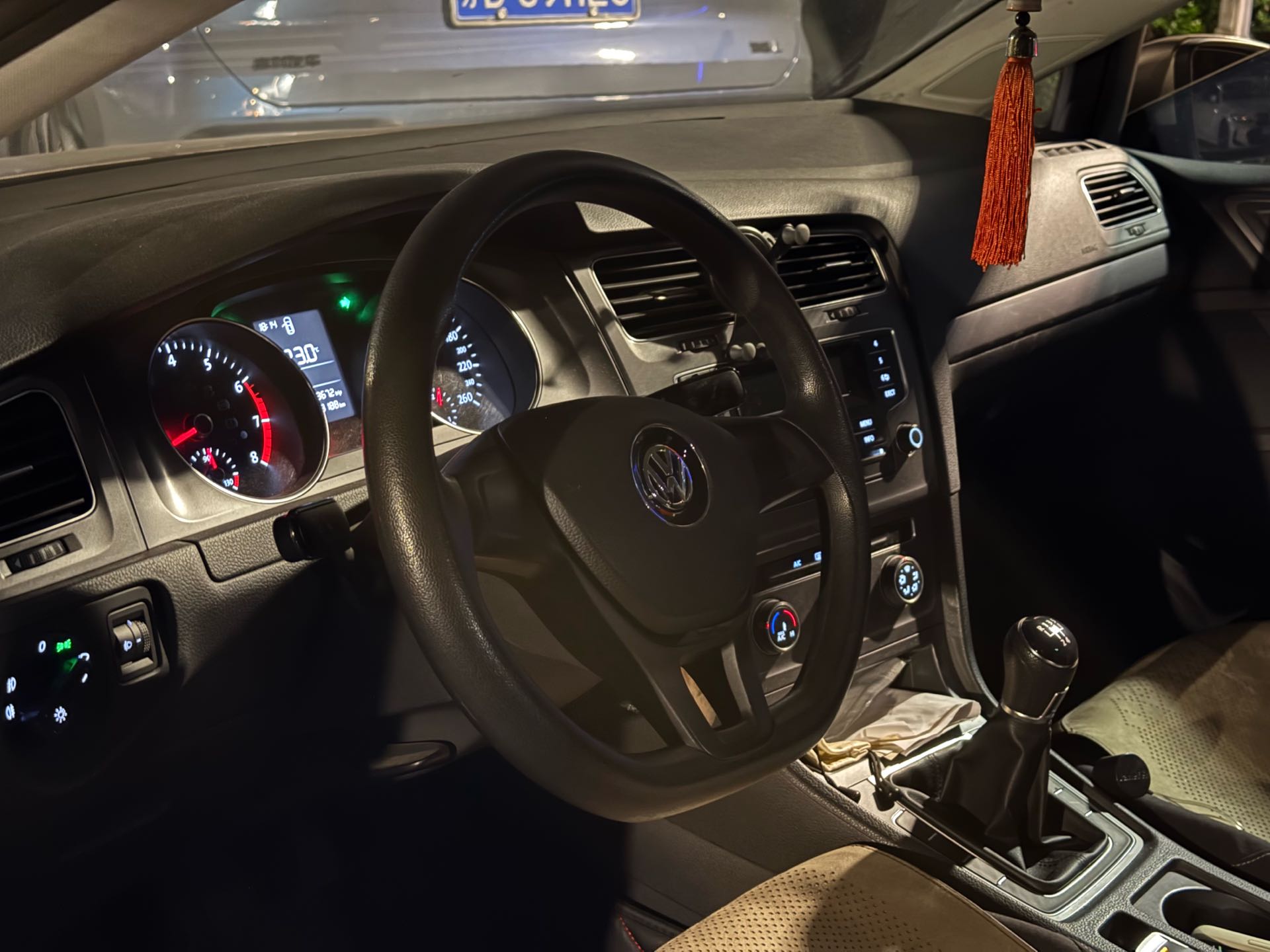 Volkswagen Golf 2014 car image #2