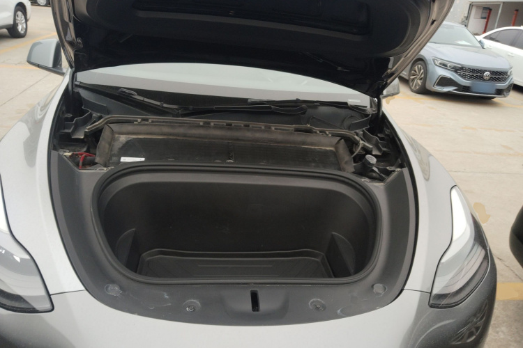 Tesla Model Y 2021 car image #20