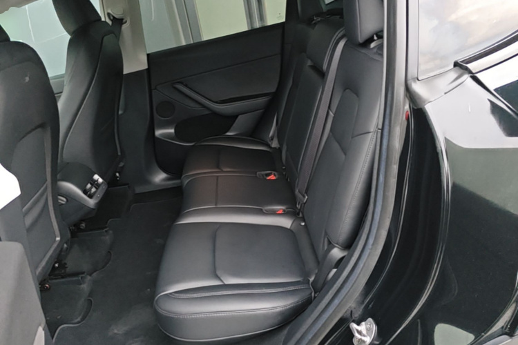 Tesla Model Y 2023 #17 Tesla Model Y 2023 car image #17