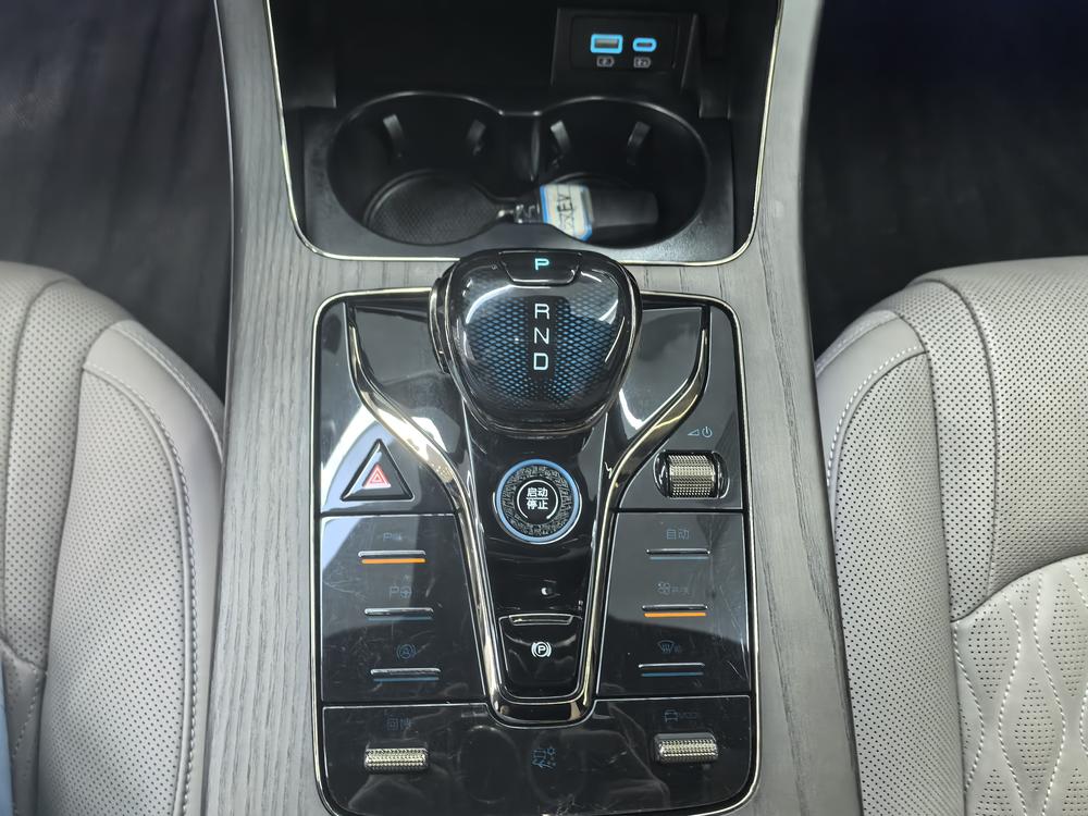 BYD Han 2024 car image #15