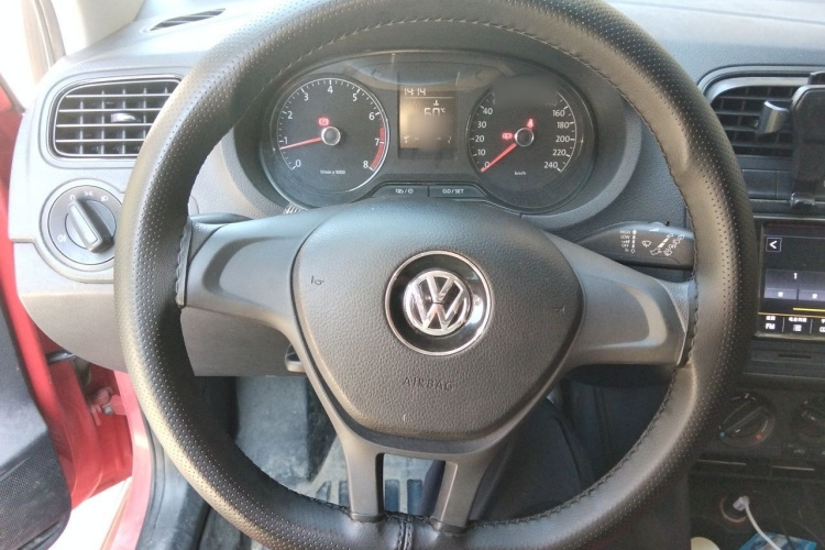Volkswagen Polo 2016 #15 Volkswagen Polo 2016 car image #15