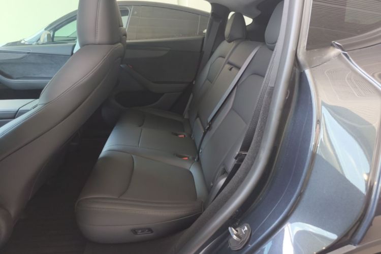 Tesla Model Y 2025 car image #17