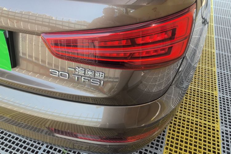 Audi Q3 2018 #8 Audi Q3 2018 car image #8