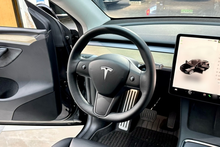 Tesla Model Y 2022 #18 Tesla Model Y 2022 car image #18