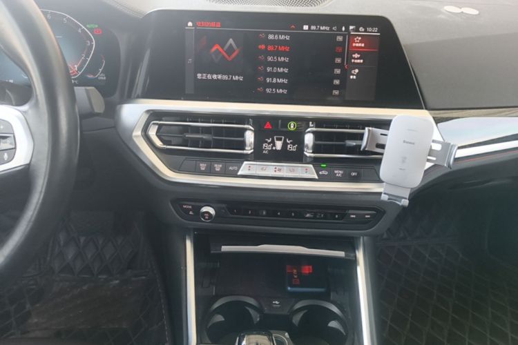 BMW 3 Series 2022 #13 BMW 3 Series 2022 car image #13
