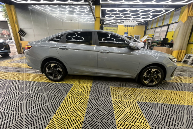 GEELY Emgrand L HiP 2022 car image #6