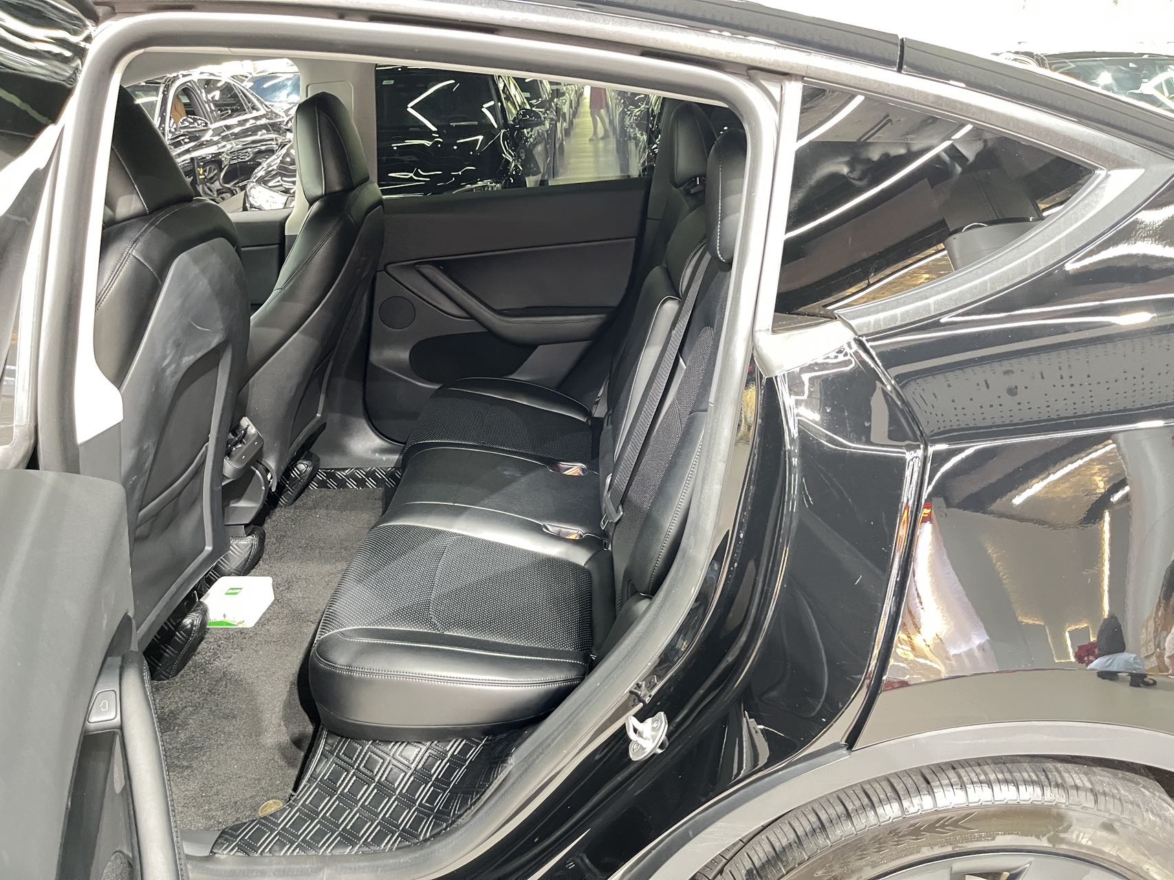 Tesla Model Y 2023 #6 Tesla Model Y 2023 car image #6