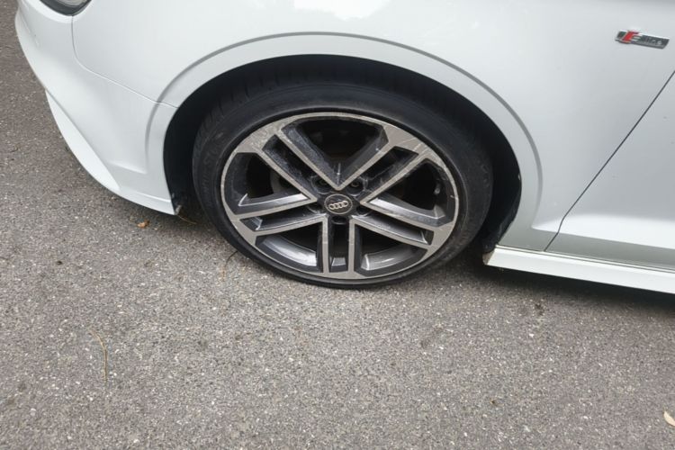 Audi A3 2018 car image #9