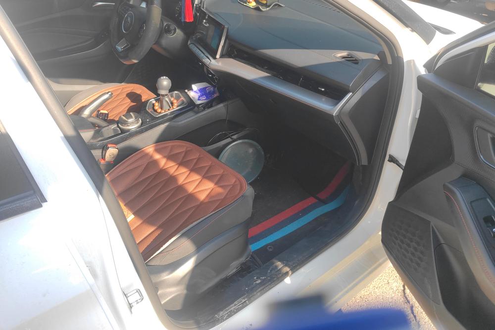 2023 car image #10