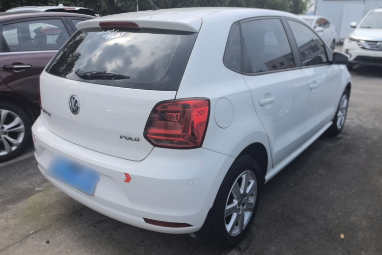 Volkswagen Polo 2014 car image #7