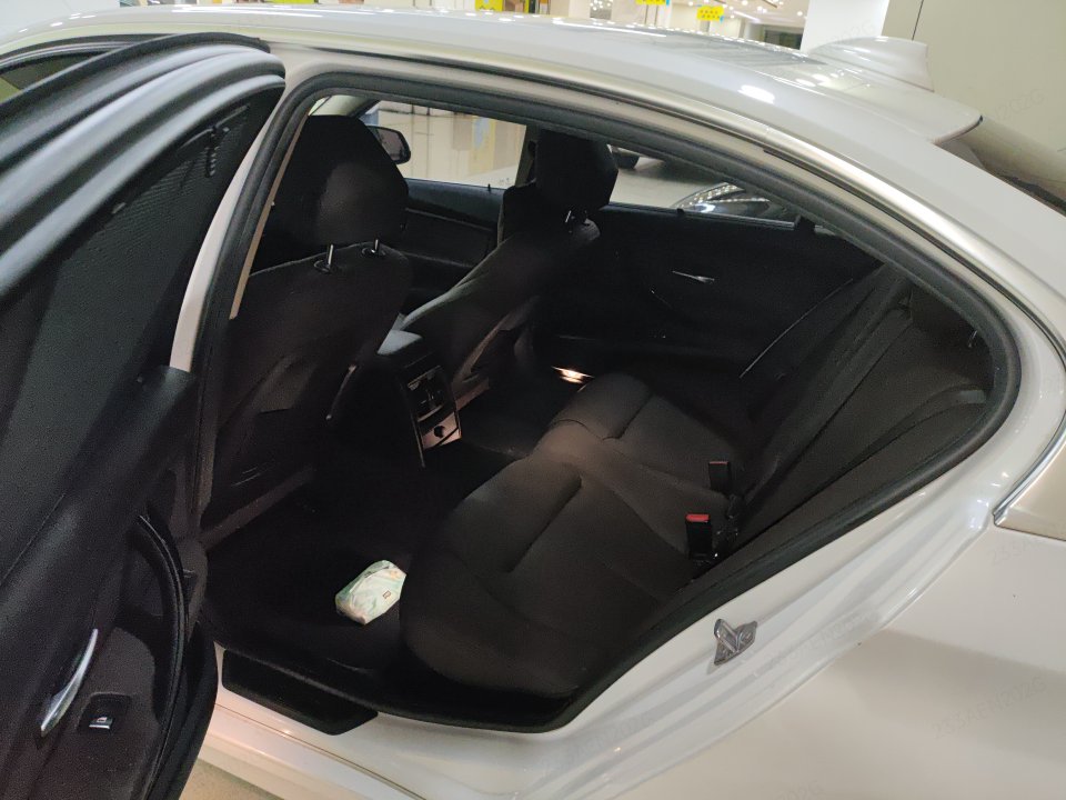 BMW 3 Series 2019 car image #8