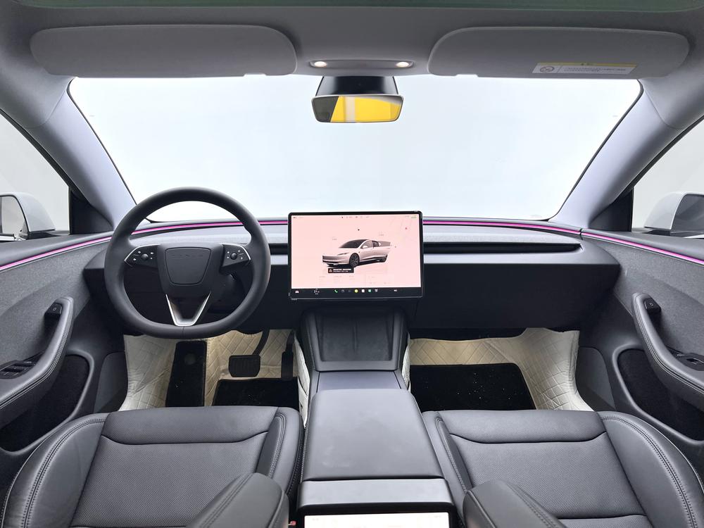 Tesla Model 3 2025 car image #14