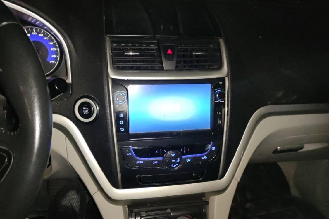 GEELY Emgrand 2014 #26 GEELY Emgrand 2014 car image #26