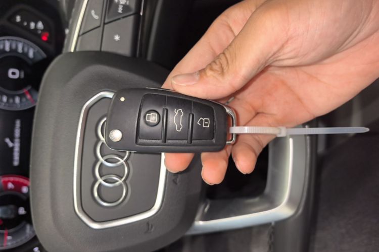 Audi Q3 2024 immagine di auto #9
