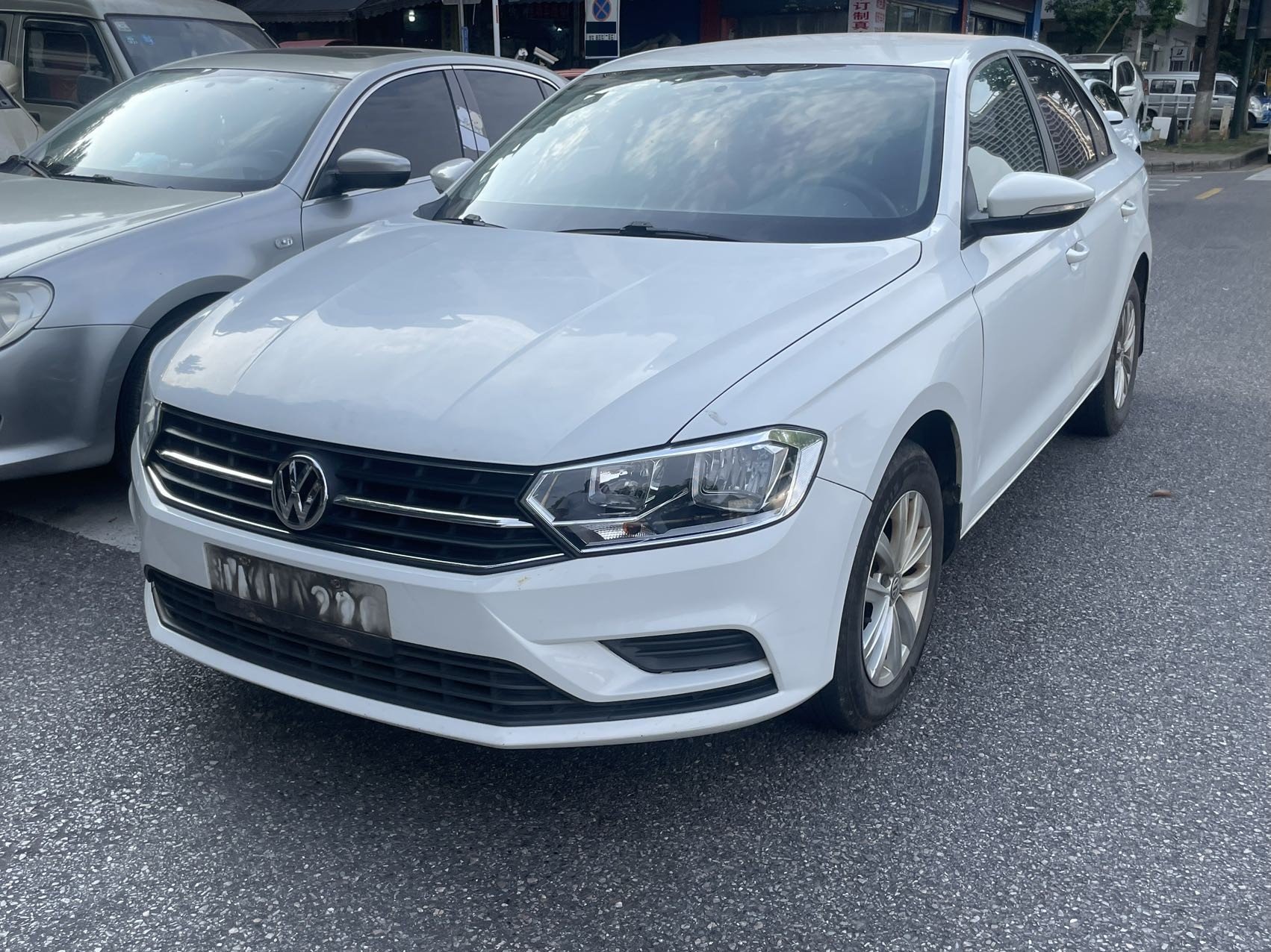 Volkswagen Bora 2016 car image 