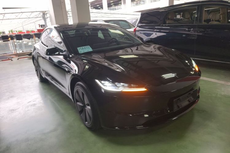 Tesla Model 3 2024 car image #4