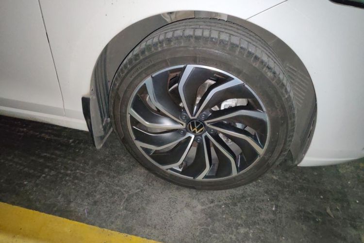 Volkswagen Golf 2022 car image #6