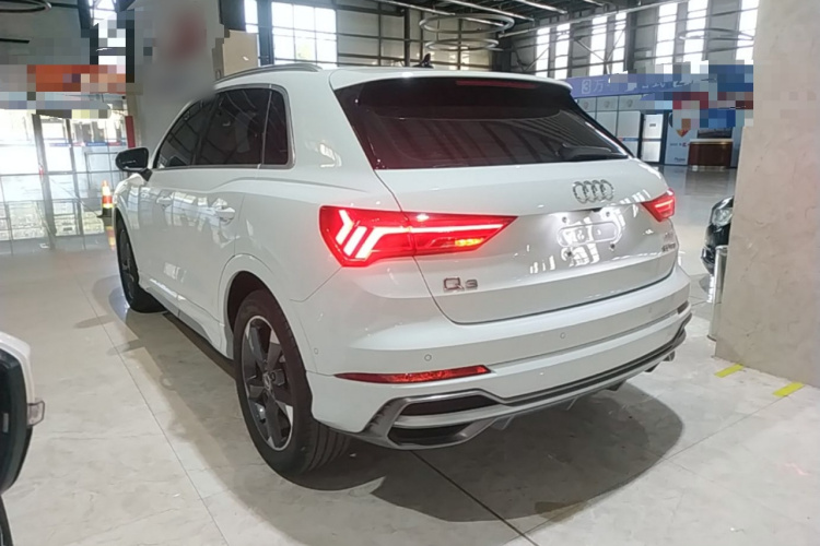 Audi Q3 2023 #5 Audi Q3 2023 car image #5