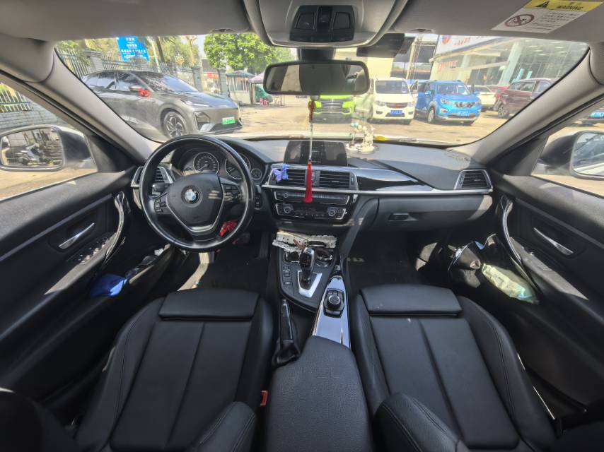 BMW 3 Series 2018 car image #5
