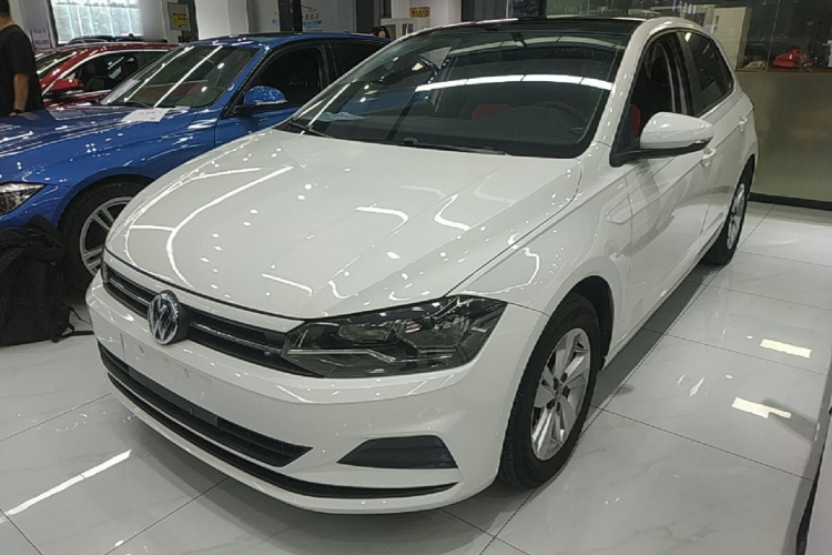 Volkswagen Polo 2020 car image #2