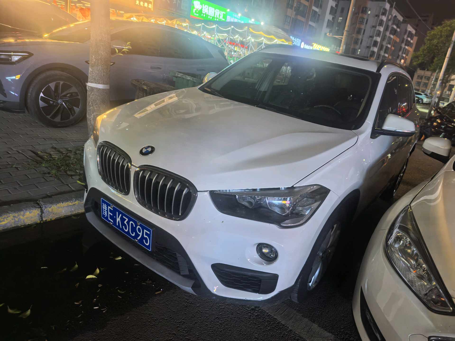 BMW X1 2019 BMW X1 2019 car image