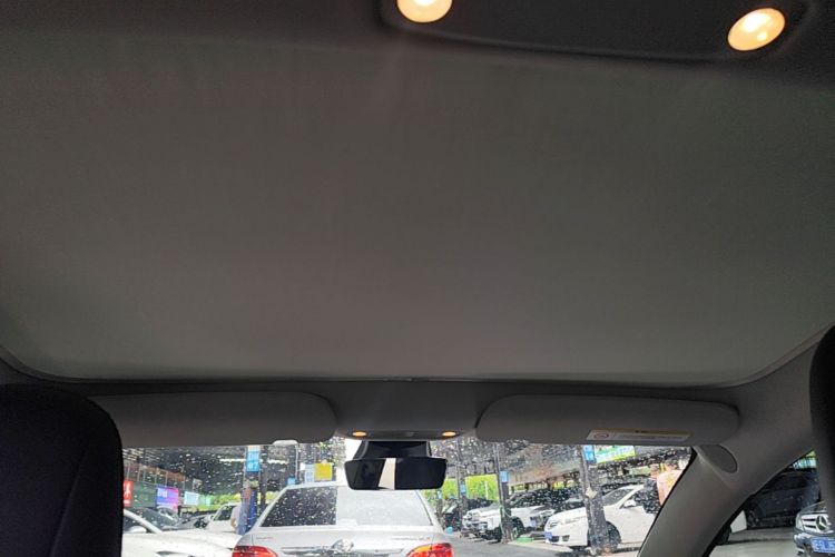 Tesla Model 3 2021 car image #18
