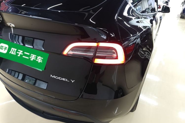 Tesla Model Y 2023 #8 Tesla Model Y 2023 car image #8
