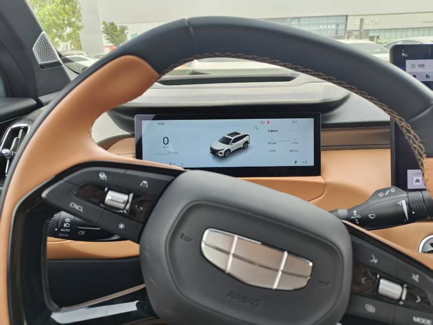 GEELY Boyue L 2025 car image #4