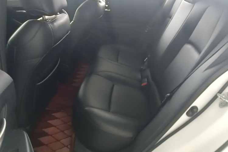 Toyota Corolla 2019 immagine di auto #13