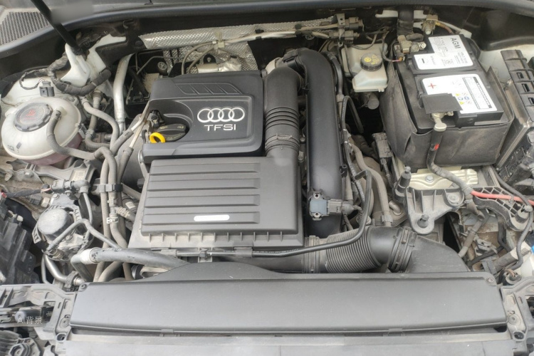 Audi Q3 2022 car image #22