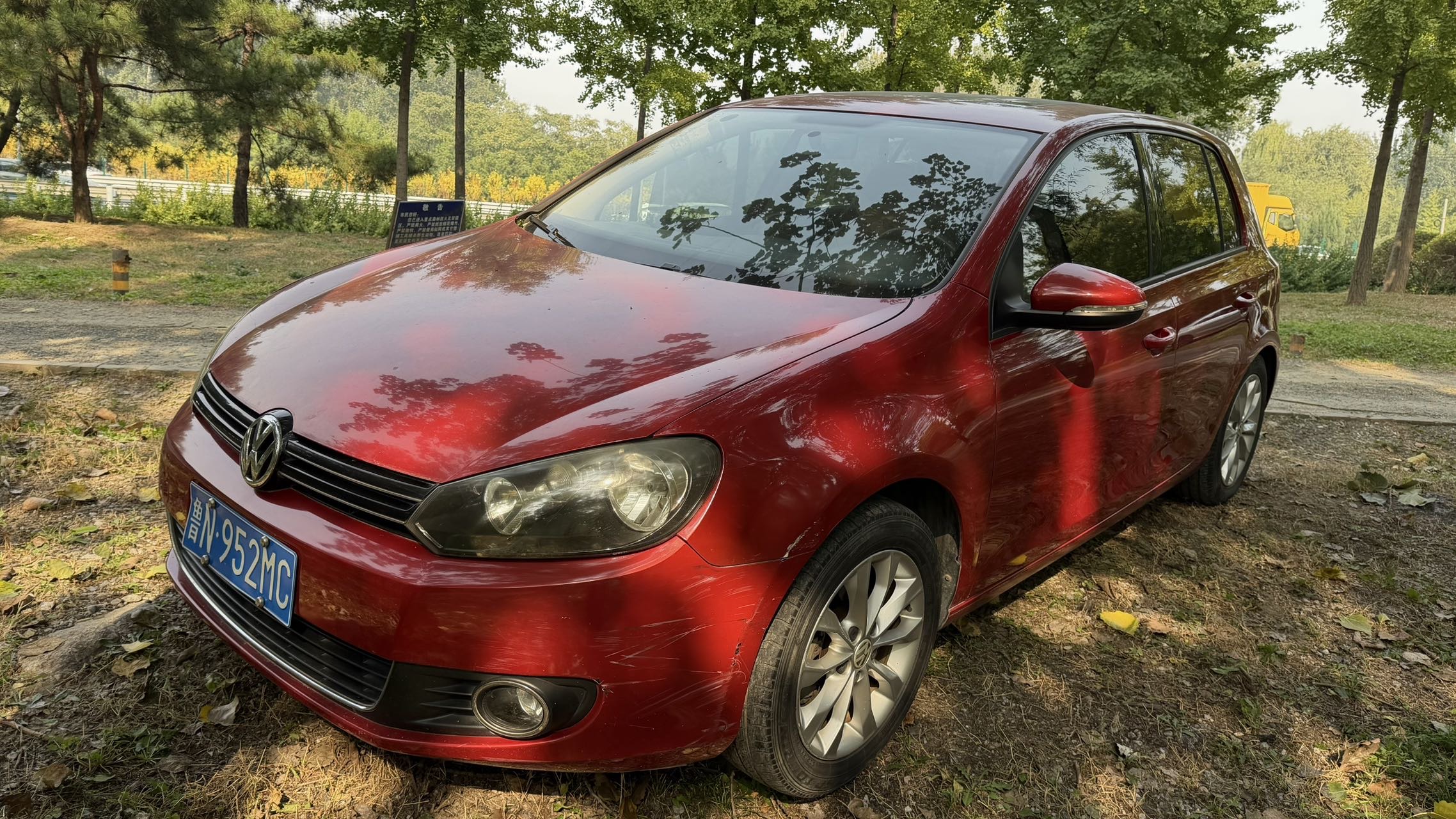 Volkswagen Golf 2010 Volkswagen Golf 2010 car image