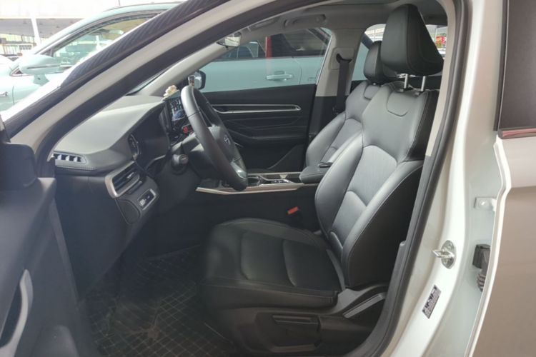 GEELY Emgrand 2023 car image #15