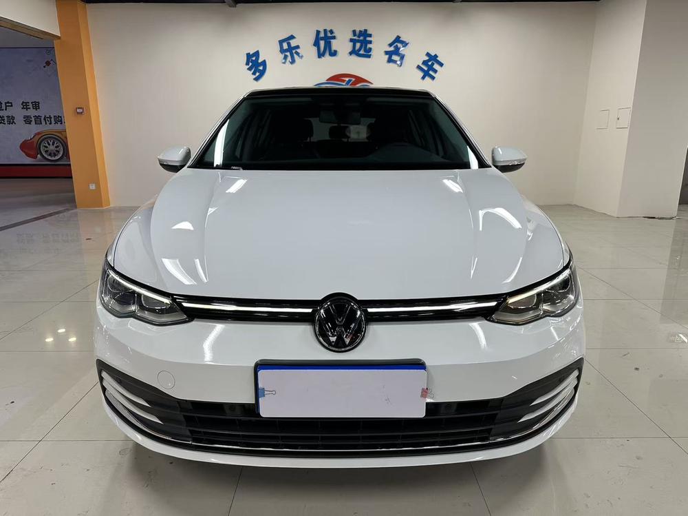 Volkswagen Golf 2022 car image #2
